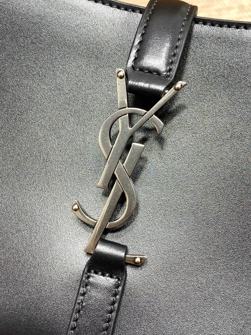 Y51 hobo bags